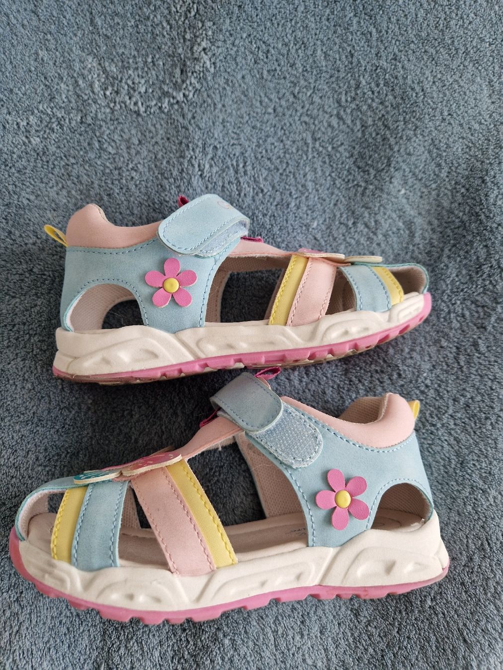 Scarpe per ragazze: Sandalen Gr. 24 – Usato da Heimberg venduto da Eleanor20 2