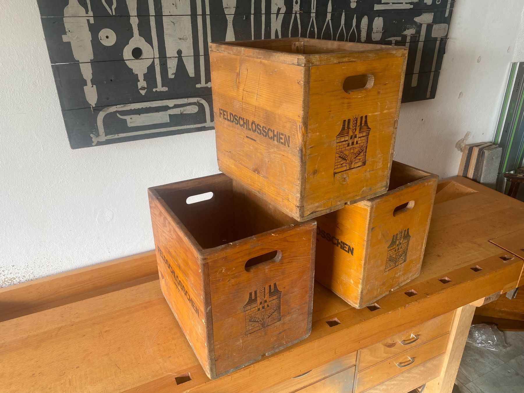 Casse di vino e birra: Schöne alte Feldschlösschen Bier-kisten – Usato da Seewen SO venduto da Nordic-Old-Fashion 3