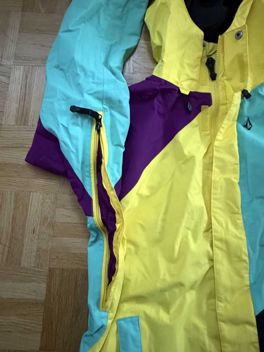 Volcom Giacche: Volcom Ski-/Snowboardjacke / Grösse  – Usato da Jona venduto da dar_k2v9 1