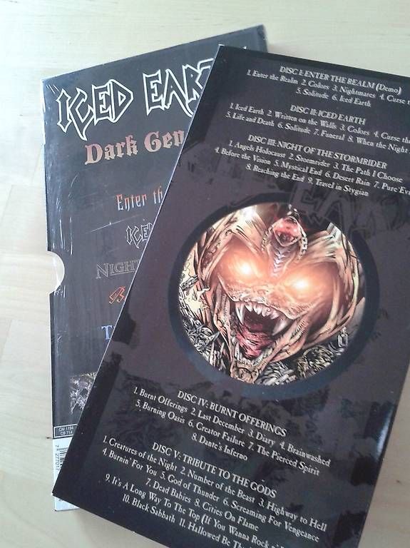 CDs: Iced Earth: Dark Genesis (limitierte 5-CD-Longbox) – Gebraucht aus Olten von J.Gr 3