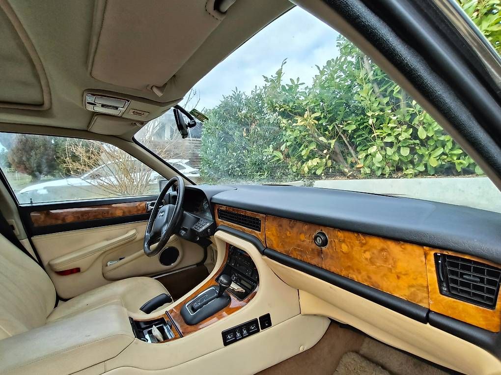 Autos: Daimler XJ6-3.6 – D'occasion à Siselen BE par Kiwi700 4