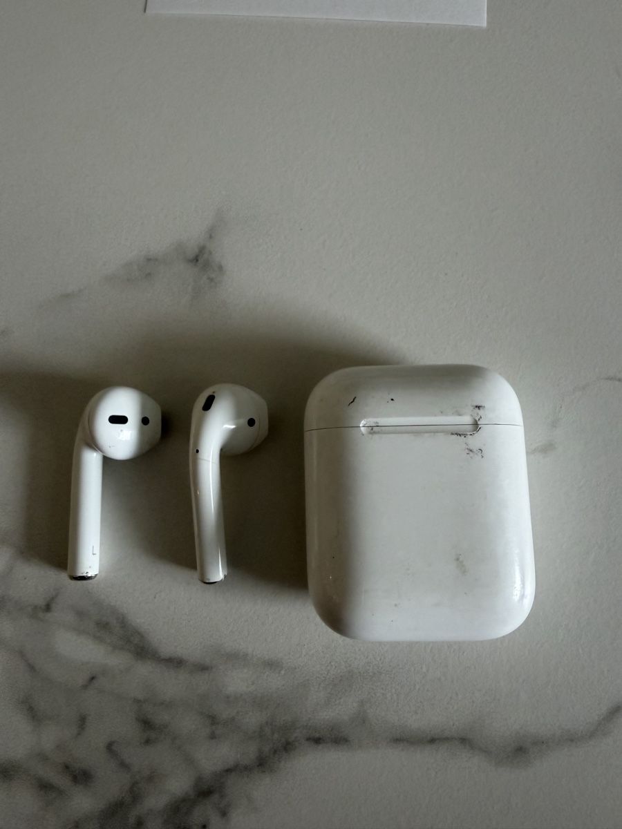 Apple Cuffie: Apple Airpods Pro (1st Generation) – Usato da Flaach venduto da med_rr6l