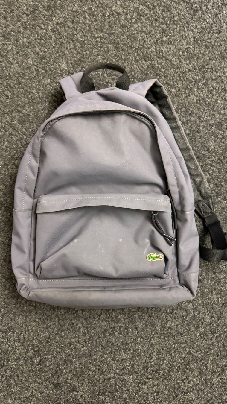 Lacoste Zaini: Lacoste Rucksack, Top Zustand, grau – Usato da Thun venduto da BanjoDan