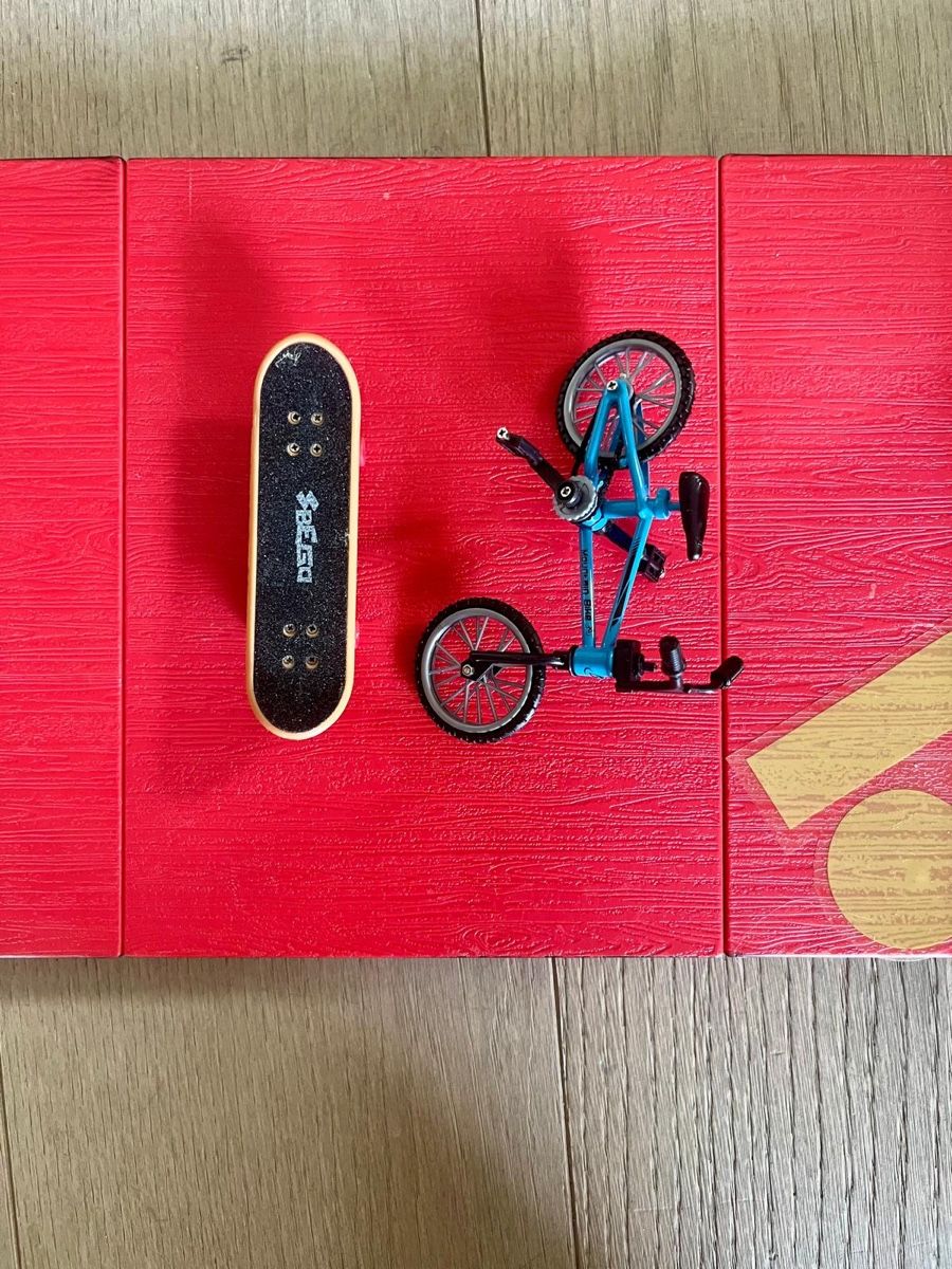 Giocattoli: Tech Deck Fingerboard Set:Halfpipe, Rampen, Skateboards+BMX – Usato da Thalwil venduto da paglr
