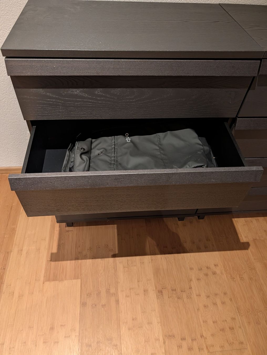 Ikea Cassettiere: Ikea Malm Kommode mit Schubladen – Usato da Kestenholz venduto da Rschulze 2