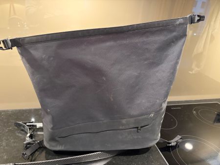 Tailfin AeroPack Carbon, 20 Liter, teilweise defekt