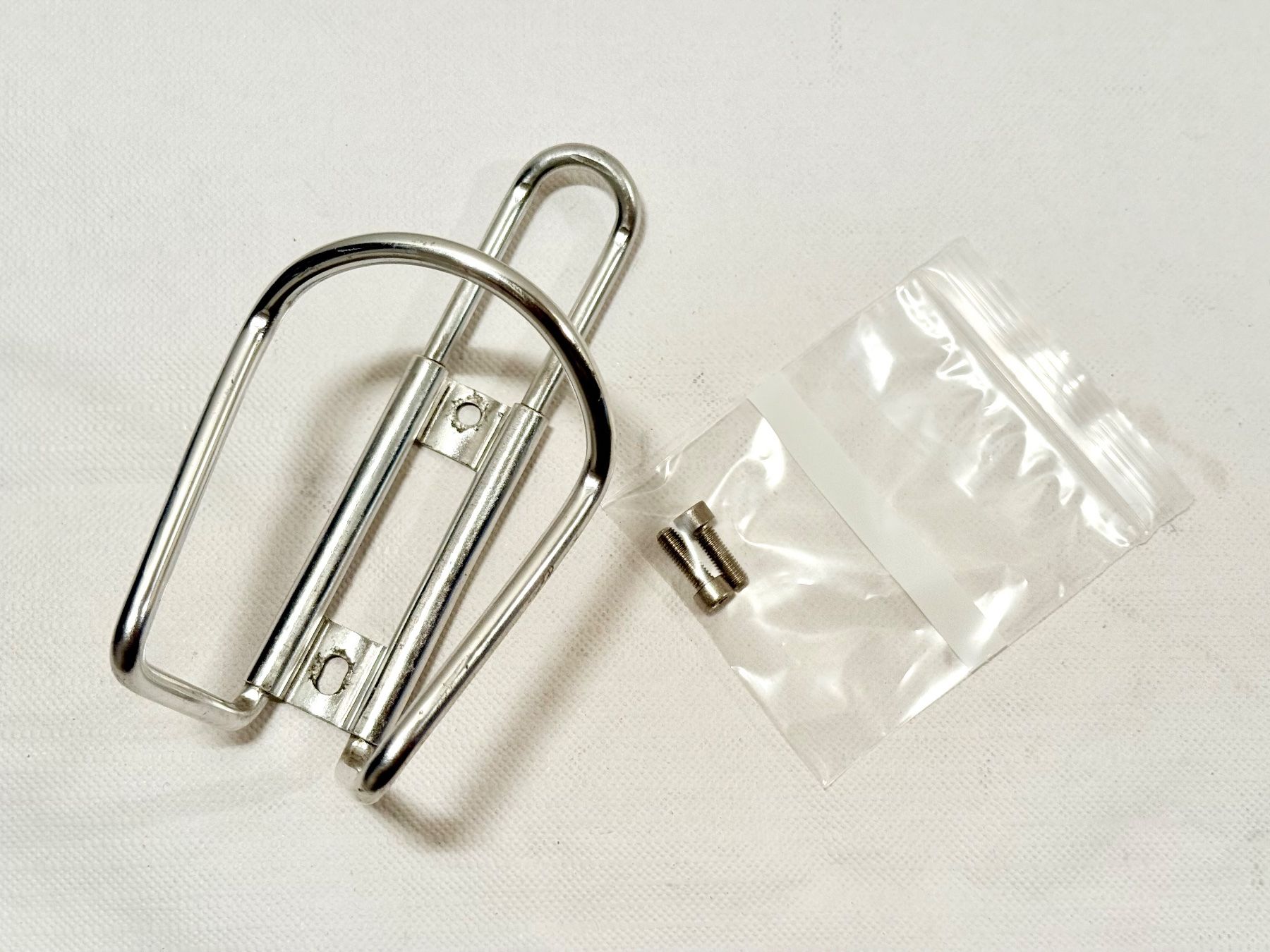 Ersatzteile: UNKNOWN Bottle Cage Flaschenhalter VINTAGE 64g – Gebraucht aus Luzern von bikeandbeltcom 1