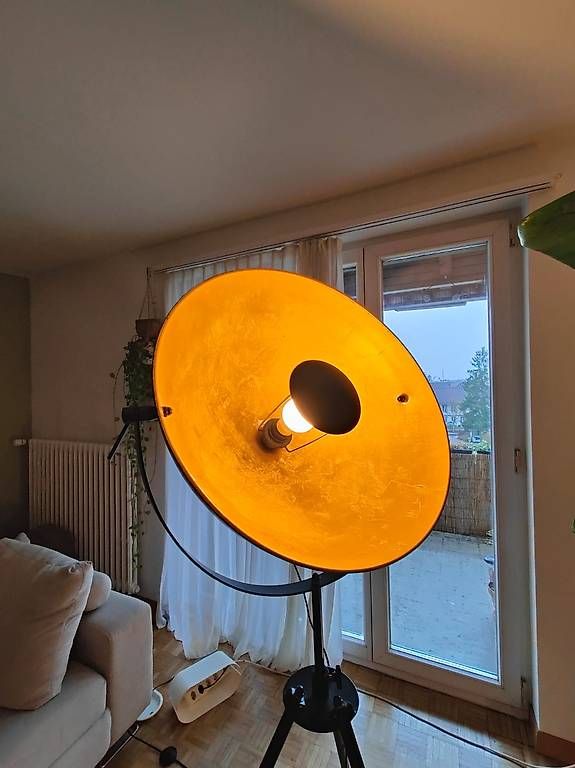 Lampes: Stehlampe zu verkaufen  – D'occasion à Biel/Bienne par fab_d6q6 2