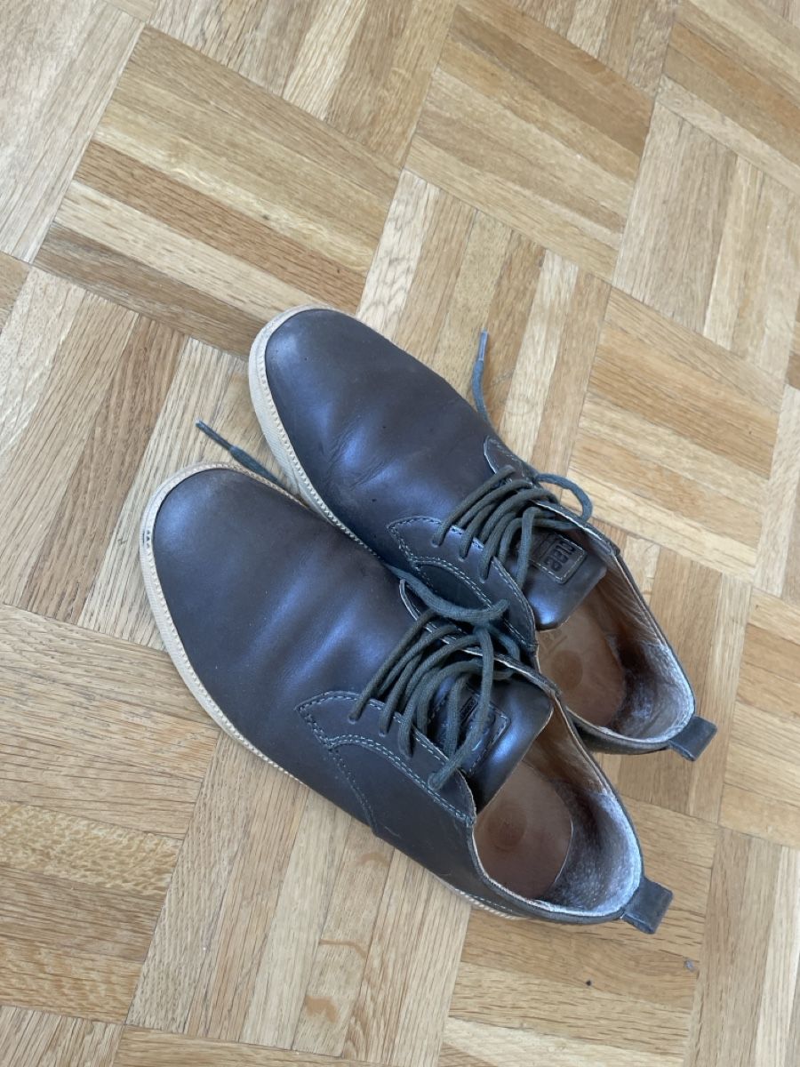 Scarpe da donna: Clae Schuhe. Echt Leder . Große 40 – Usato da Basel venduto da Kamberly 4