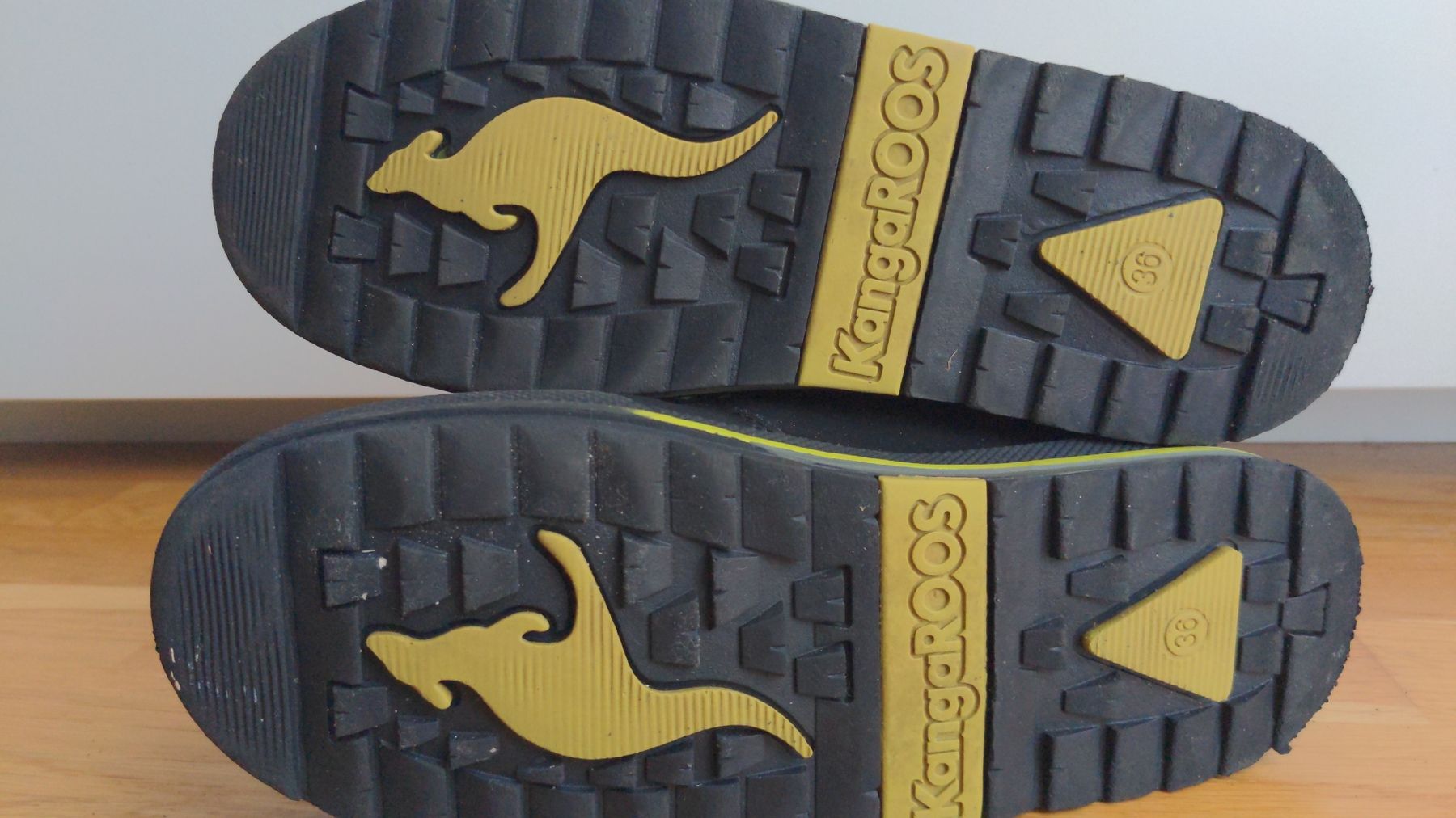 Scarpe per ragazzi: Winterstiefel KangaROOS Gr. 36 – Usato da Sutz venduto da Rawypp 3