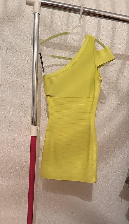 Vestiti: Robe Guess by Marciano – Usato da La Tour de Peilz venduto da Caly21 3
