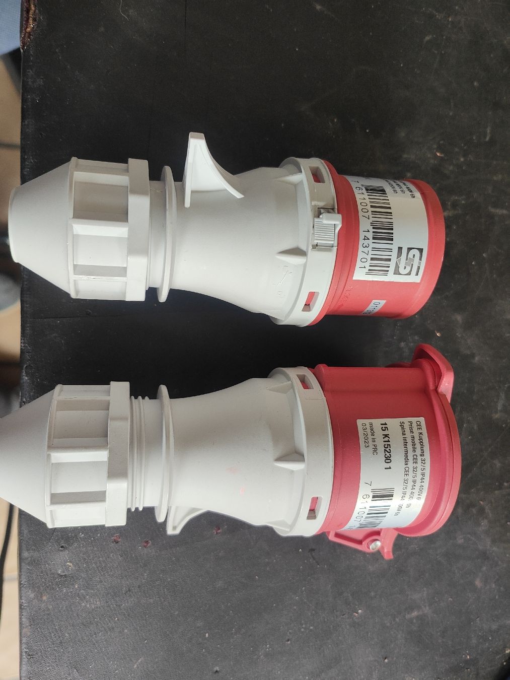 Stecker: 2Sätze Cee32 Stecker /Kupplung – Neu und originalverpackt aus Aesch LU von Cubic