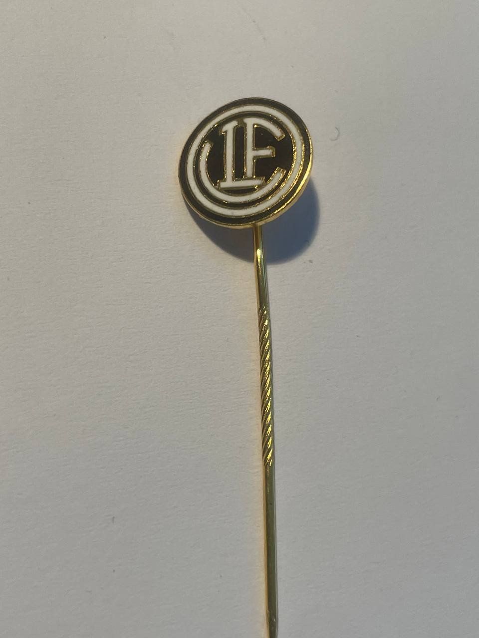 Placchette & Badge: 30. Anstecknadel - FC Lugano – Usato da Luzern venduto da Irek