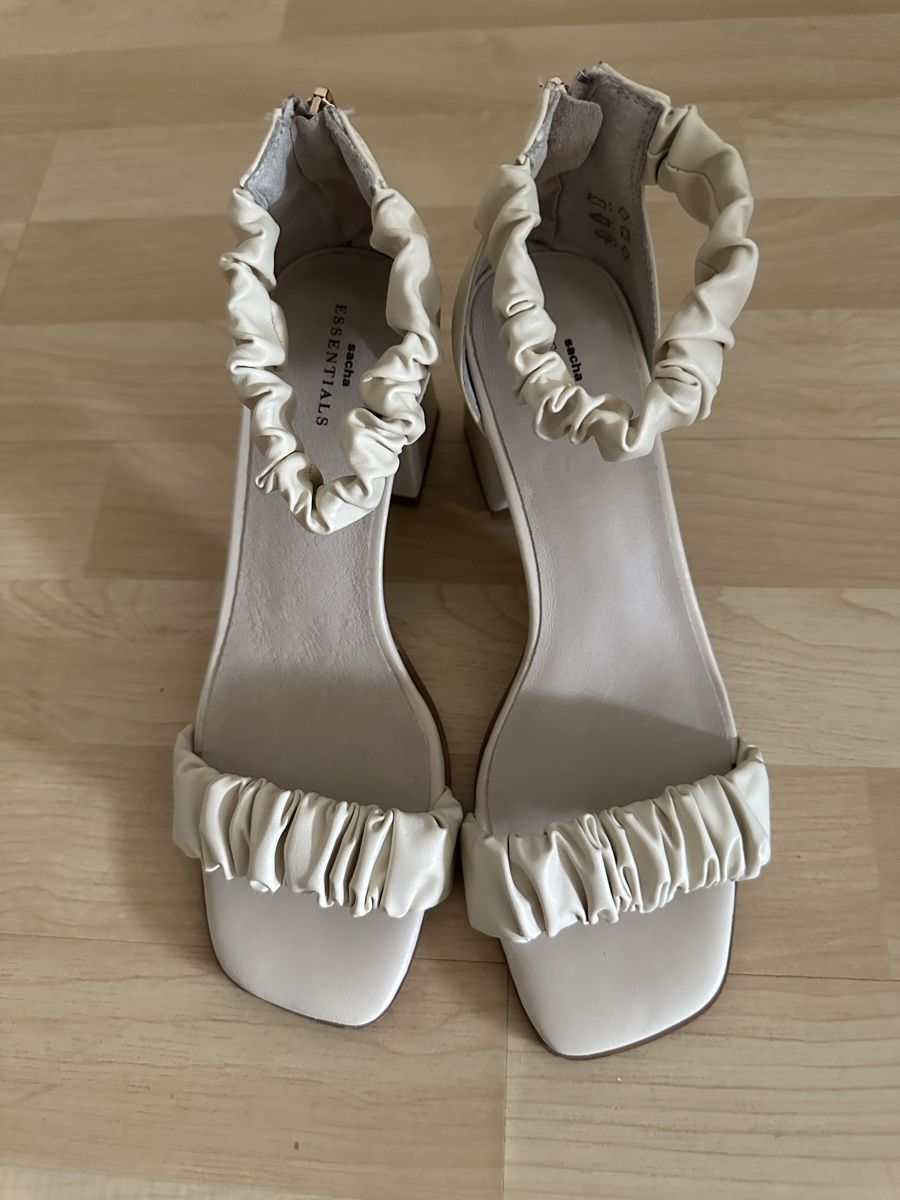 Scarpe da donna: Sommer Sandalen von Sacha,  Grösse 38 – Usato da Weinfelden venduto da kam_jxz5 1