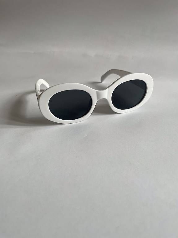 Lunettes & Verres: Sonnenbrille weiss – Neuf (Voir description) à Basel par helger