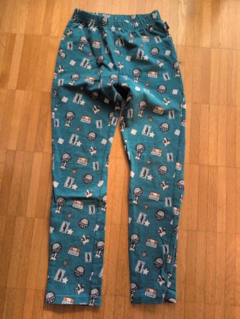 Thermo Leggins Grösse 128/134 grün gemustert gebraucht