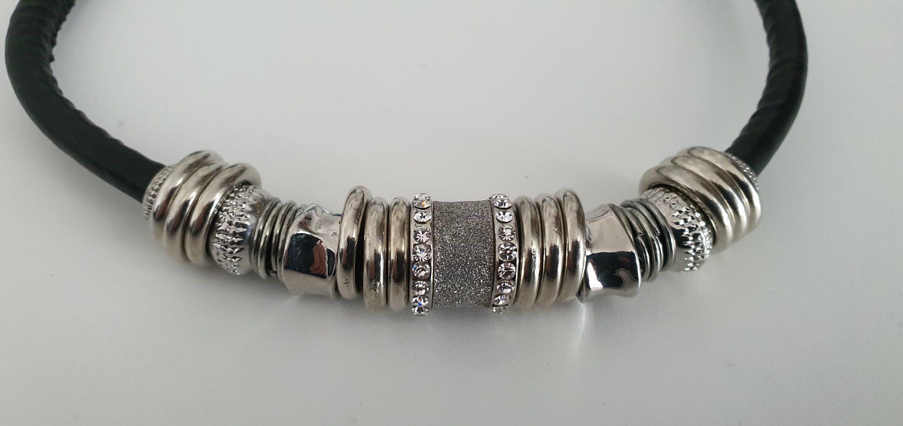 Catenine: Halskette mit Strass, ca. 21cm lang – Usato da Jona venduto da VivianPatrick 1