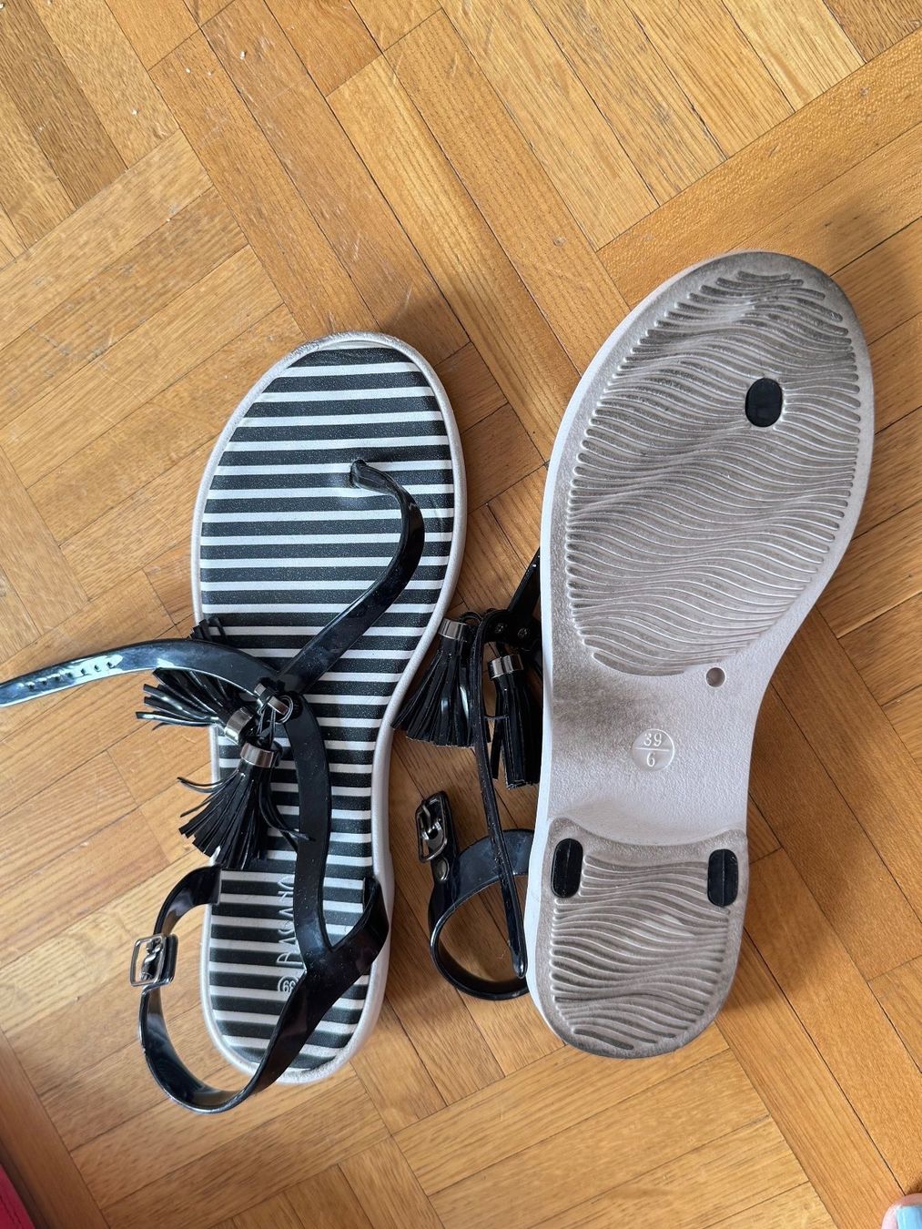Chaussures femmes: Sandales – Neuf (Voir description) à Montreux par Iza_81199 3