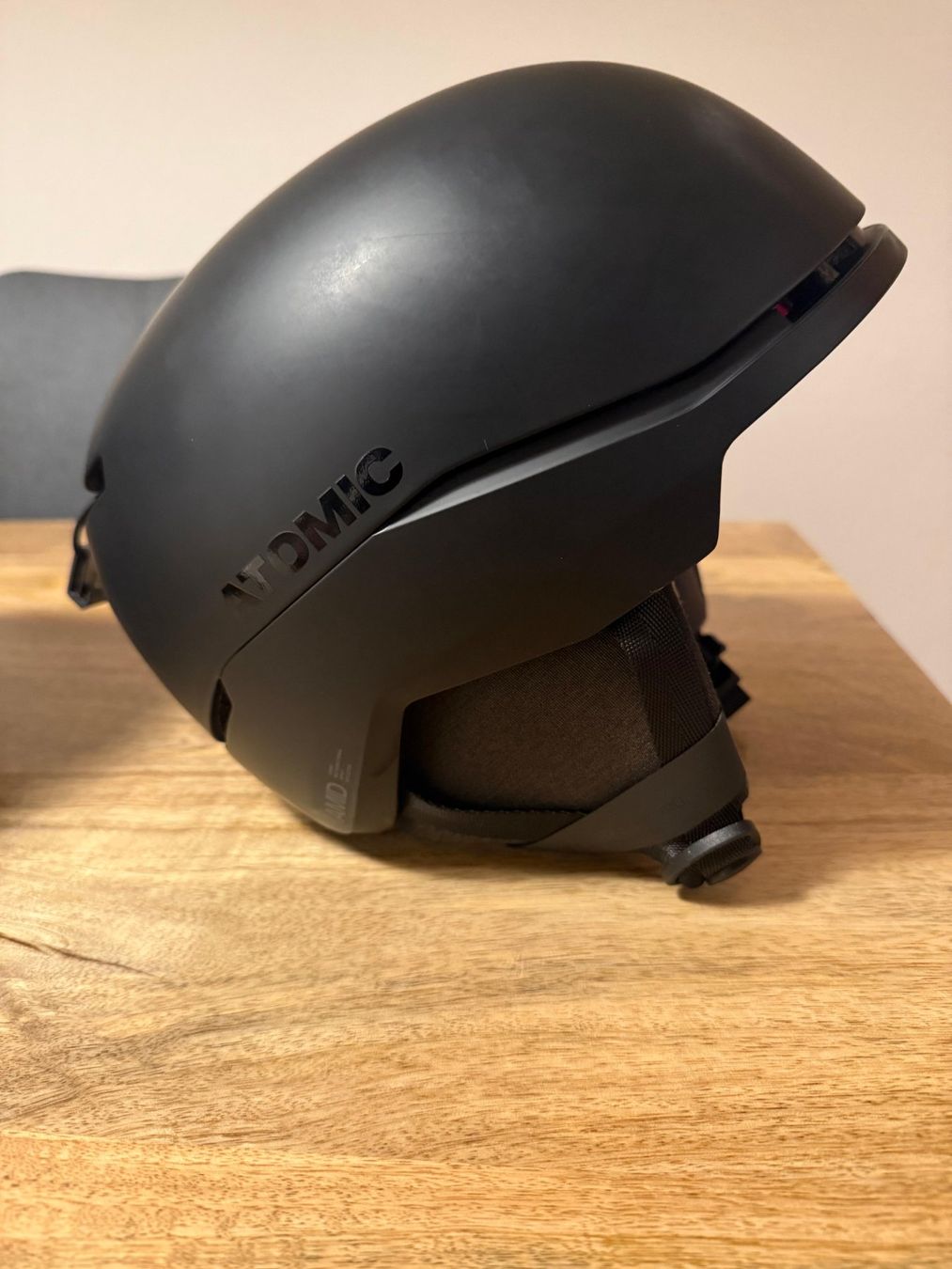 Atomic Helme: Atomic Helm Four AMID Pro – Gebraucht aus Valbella von ladinamalaer