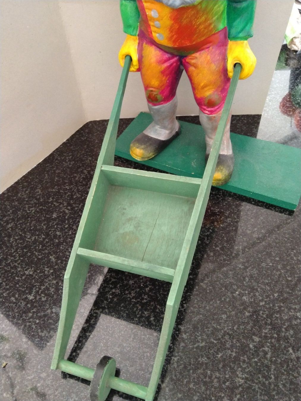Statuette: Gartenzwerg für Inside – Usato da Basel venduto da Tatura 2