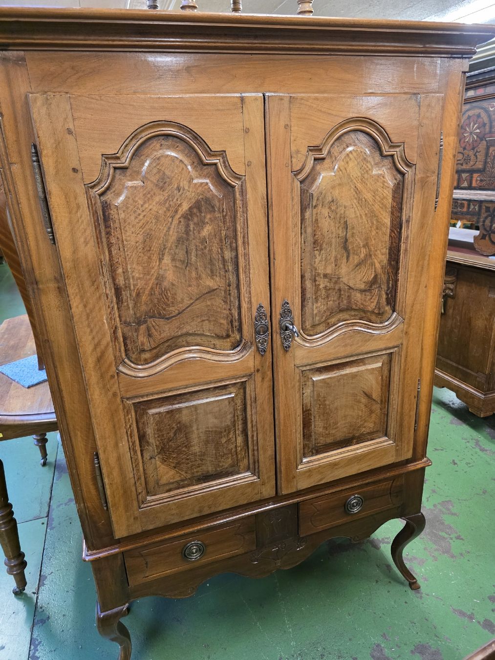 Armadi: antik petite armoire barok noyer – Usato da Mittelhäusern venduto da mis_6kgm