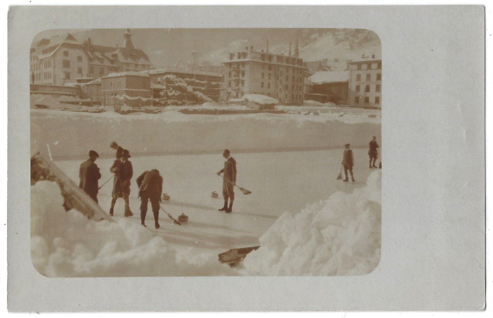 Ansichtskarten: Beim Curling in St. Moritz (?) – Gebraucht aus Bütschwil von Jackson1A