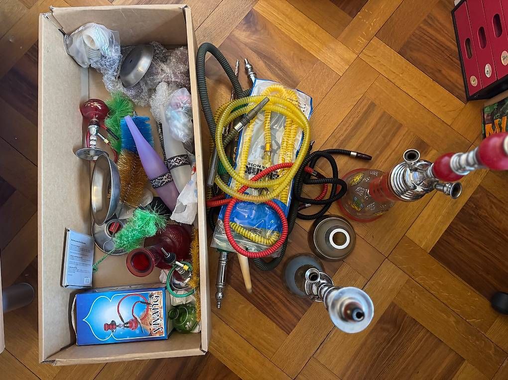 Narghilé: Lot de Shishas et accessoires – Usato da Zürich venduto da dada9393