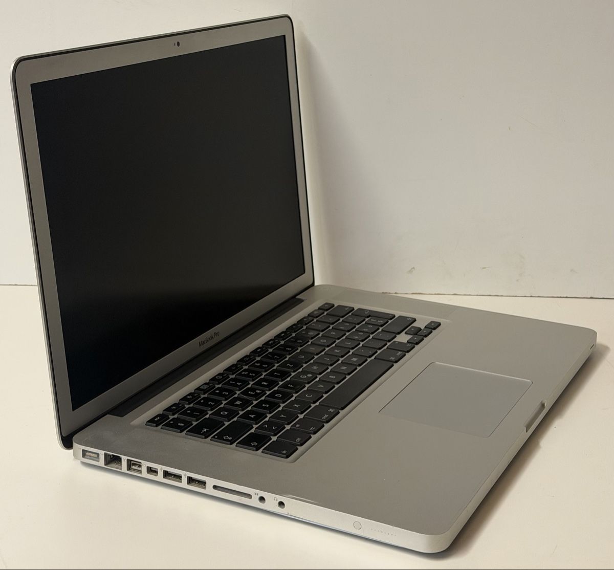 Apple Notebook: Macbook Pro – Usato da Ennenda venduto da Jln_00 2