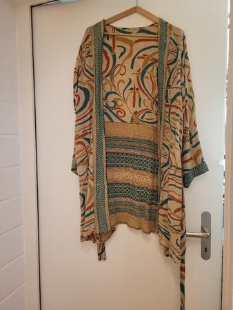 Kimono mit Muster und Gürtel One Size ungetragen
