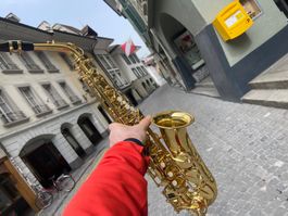 Saxophone In Goldfarbe Sehr sauber