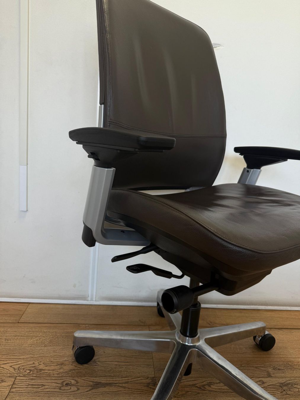 Steelcase Stühle: Steelcase Amia Leather – Gebraucht aus Purmerend von Offeco 4