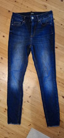 Only Denim Jeans, neuwertig, Grösse 32, dunkle Waschung top!