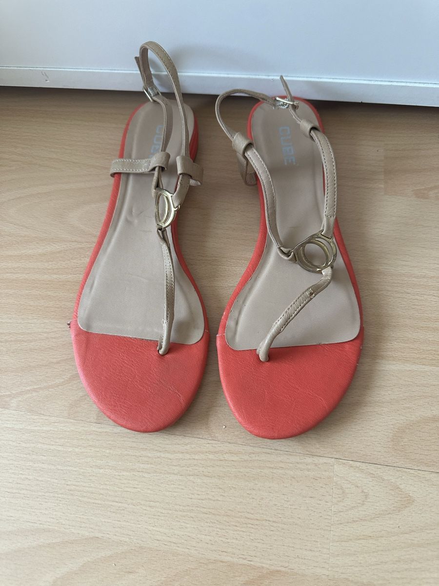 Cube Scarpe da donna: Sommersandalen Gr. 40 beige/rot CUBE – Usato da Zürich venduto da Herbion1 1