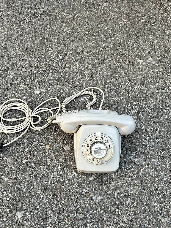 Telefone: Altes Telefon  – Gebraucht aus Worb von Giulia69