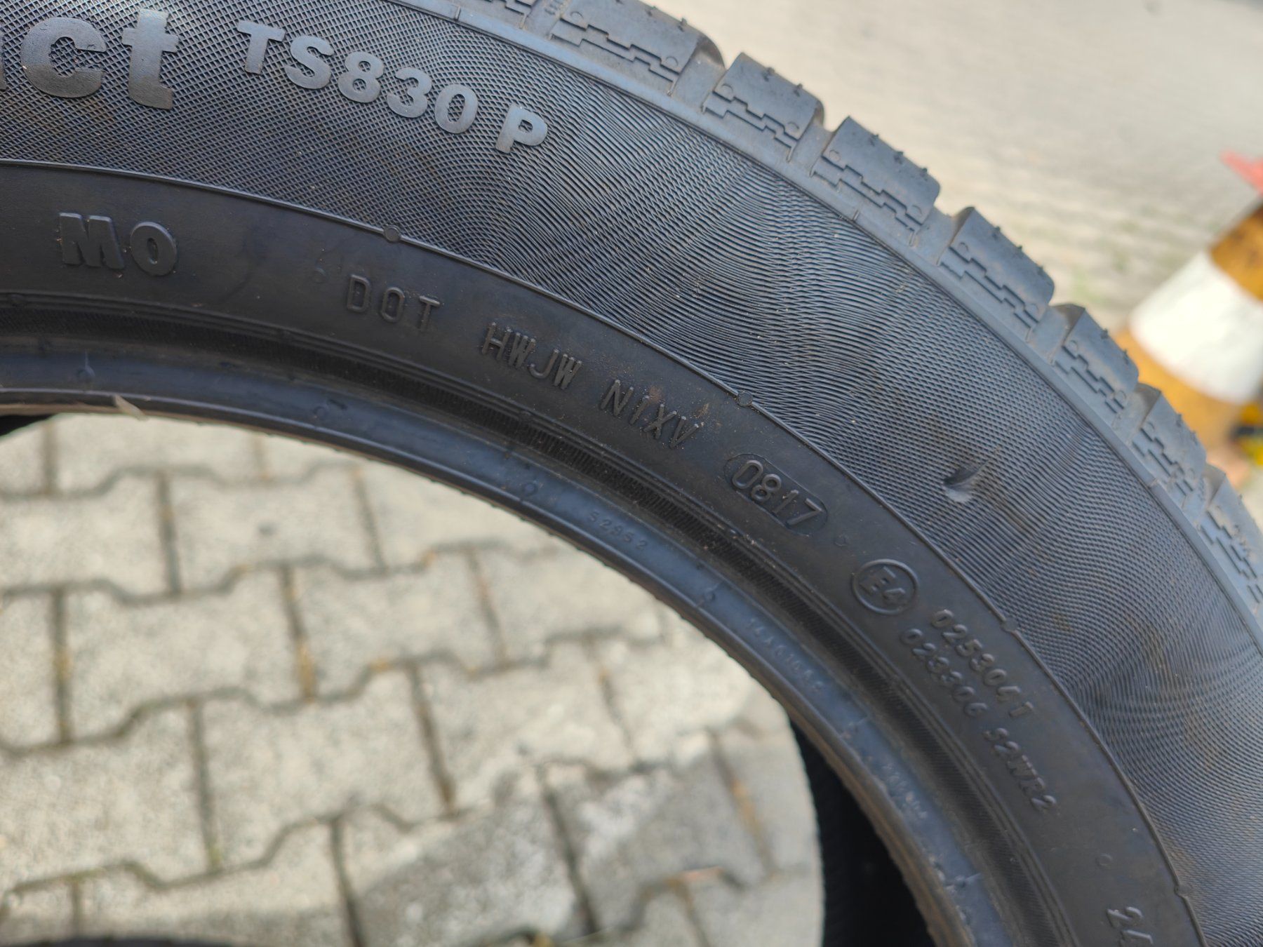 Continental Pneumatici & Ruote complete: Winterreifen 245/50 R18 – Usato da Oberengstringen venduto da Reifen-Lagerverkauf 3