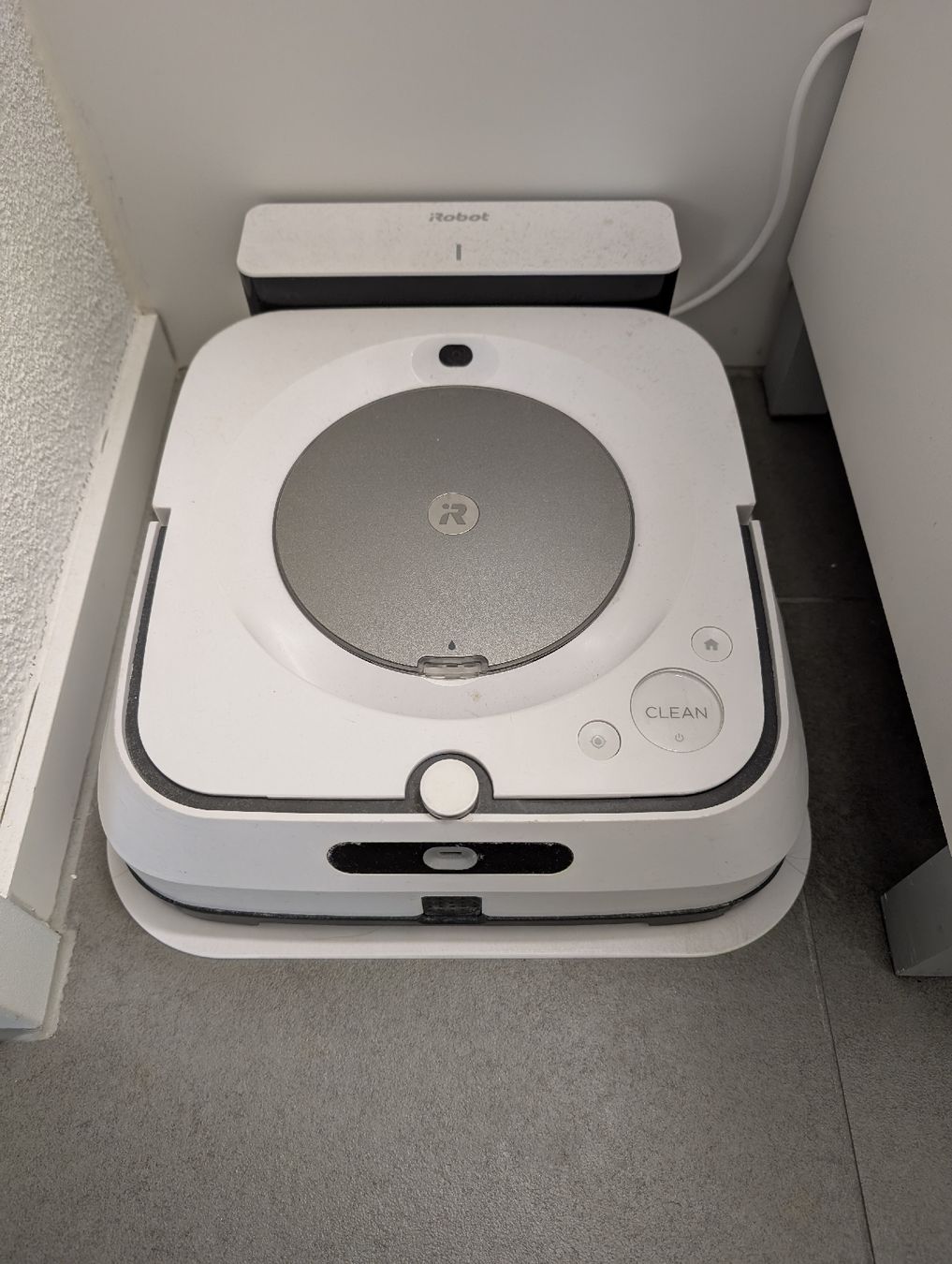 Irobot Staubsauger & Zubehör: iRobot braava jet m6 Roboter. – Gebraucht aus Ebikon von Niederdorf01