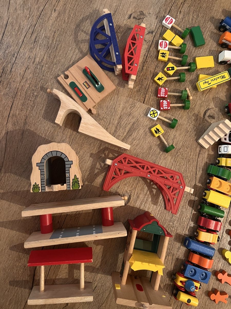 Brio Giocattoli: Brio Holzeisenbahn grosses Set – Usato da Fräschels venduto da Cesca 1