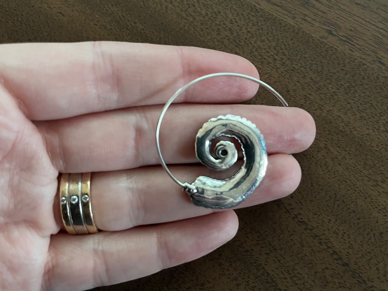 Orecchini pendenti & Orecchini a lobo: Ohrringe Feder Spirale Boho – Nuovo e nell'imballaggio originale da Gams venduto da Mariawicca 4