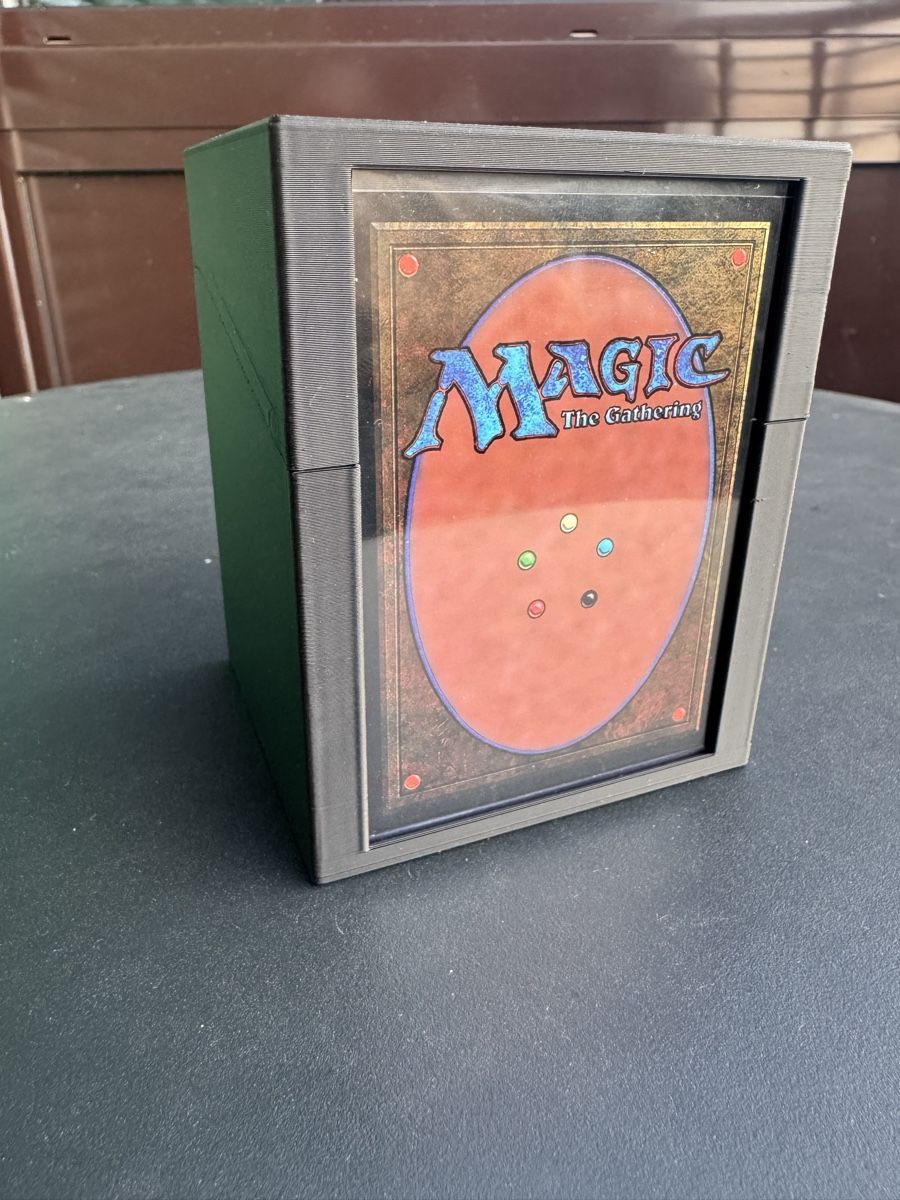 Magic The Gathering Carte collezionabili: Magic the Gathering Commander Deckbox – Nuovo (secondo la descrizione) da Aarau venduto da Zichorien