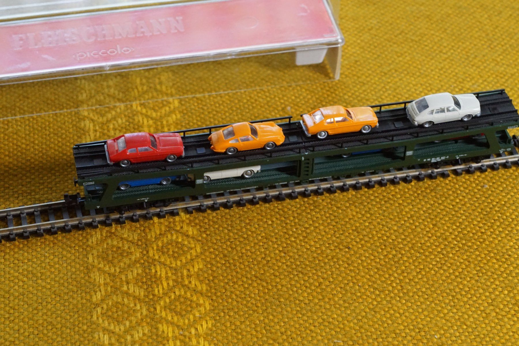 Fleischmann Modellini di ferrovie: Auto-Transportwagen Fleischmann Spur N – Usato da Gränichen venduto da iknow 3