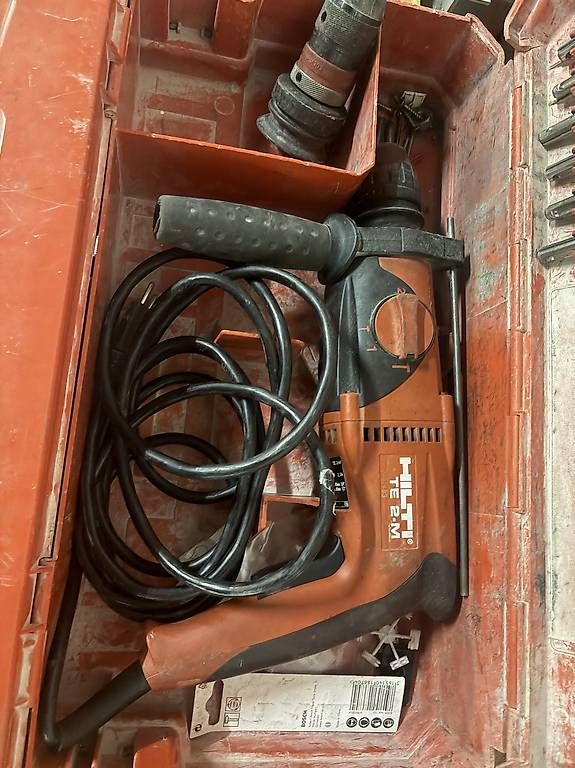 Trapani: Hilti Bohrhammer  – Usato da Lausen venduto da Gjuliana4 1