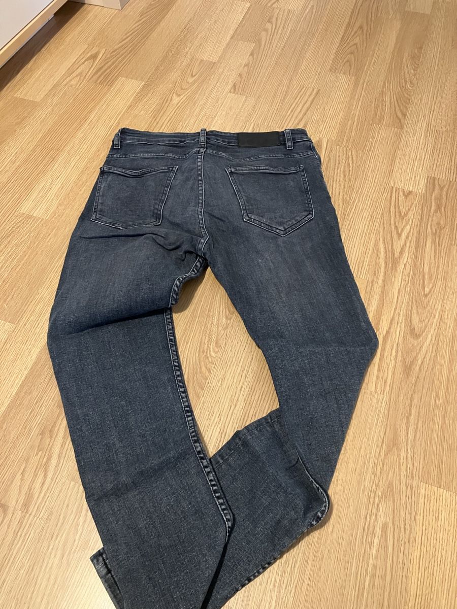Jeans: Jeans Zara dunkelblau – Gebraucht aus Winterthur von Streisel