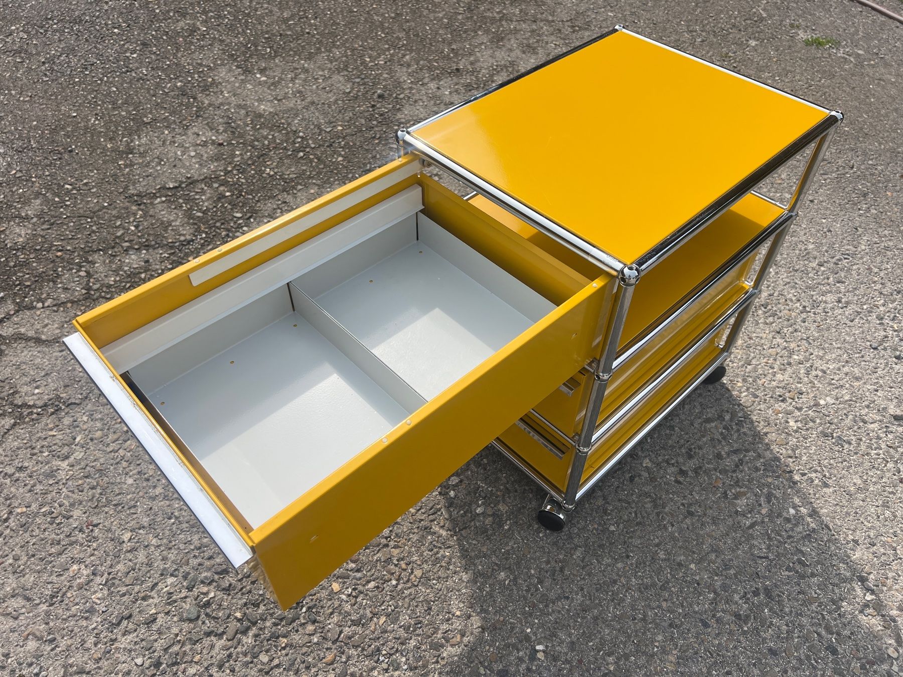 USM Korpus: USM Haller Rollkorpus Gelb – Gebraucht aus Otelfingen von Yossi-68 7