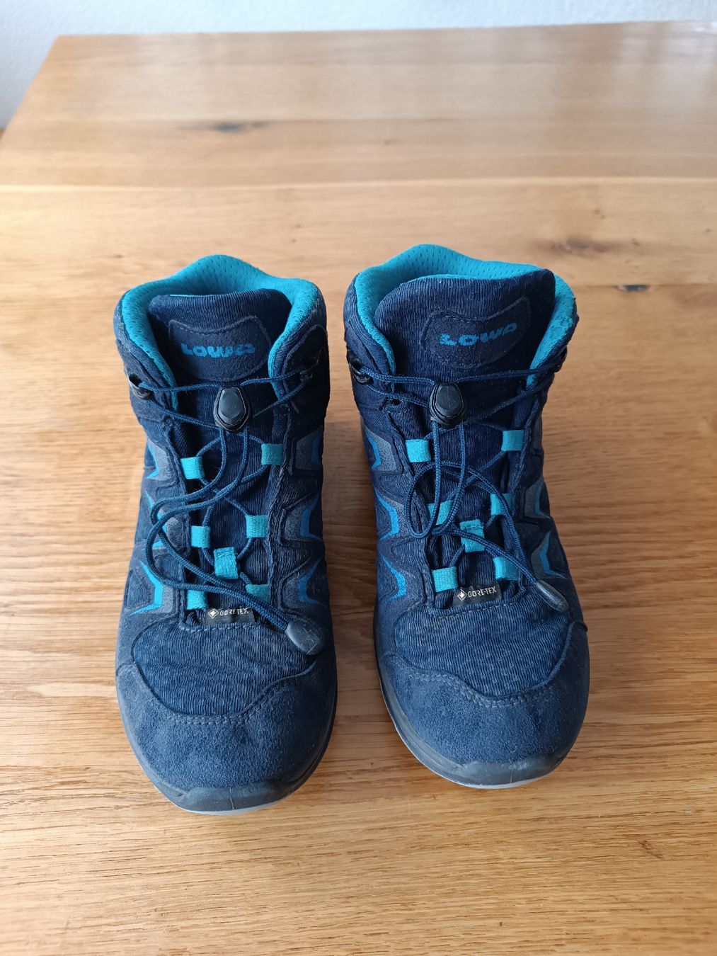 Lowa Scarpe da uomo: Lowa Wanderschuhe / Trekkingschuhe in Grösse 35 – Usato da Heiden venduto da Sotema