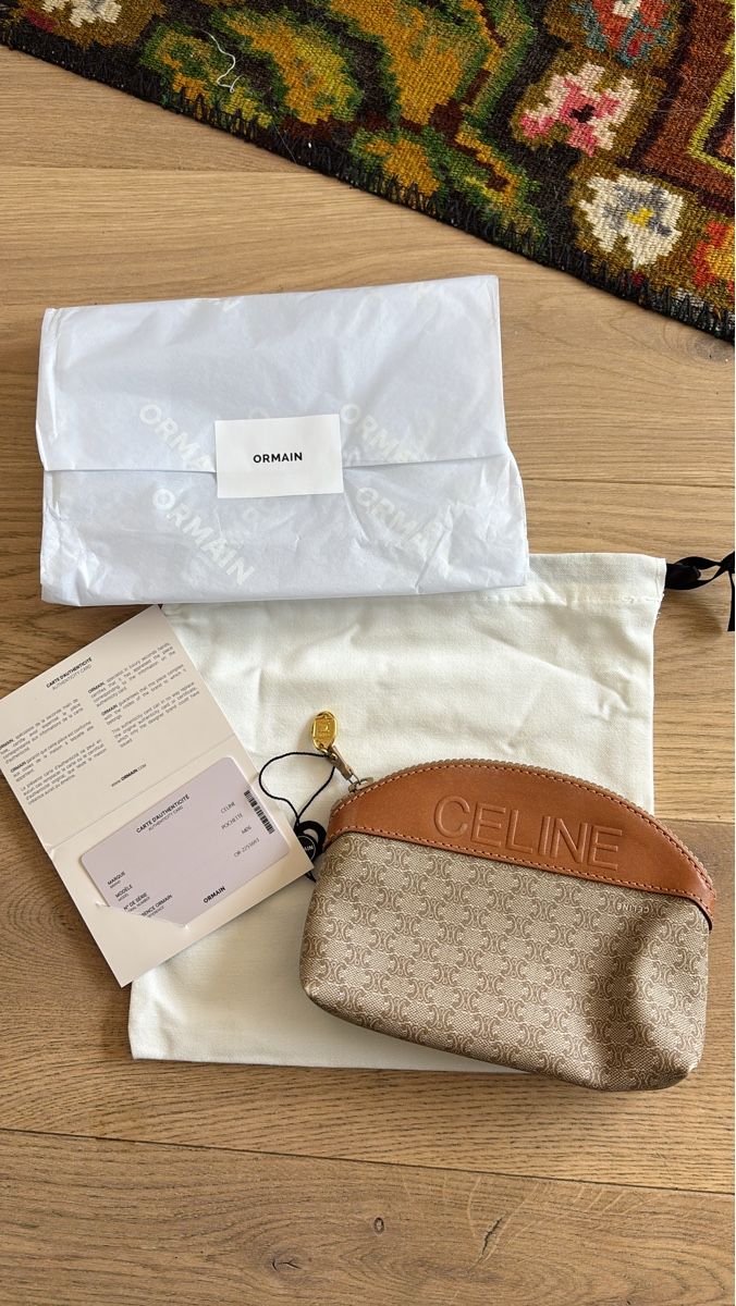 Celine Kosmetikkoffer: Pochette Celine Triomphe authentique – Neu (gemäss Beschreibung) aus Genève von bha_jcf5