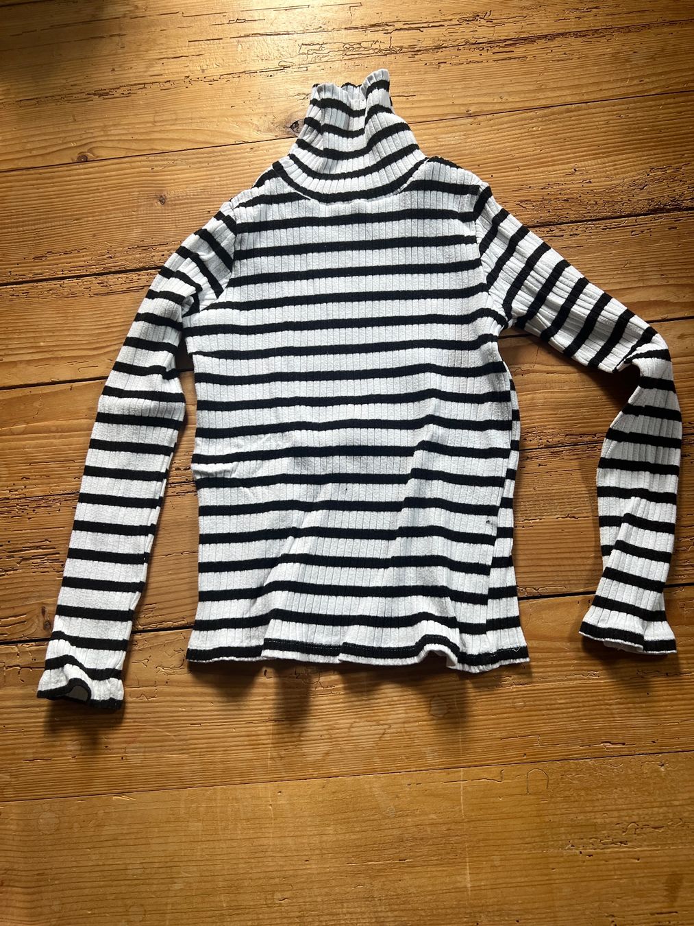 Zara Maglioni & Felpe: Zara Rollkragenpullover gestreift, Grösse 134/140 – Usato da Wohlenschwil venduto da SmokyAnnie