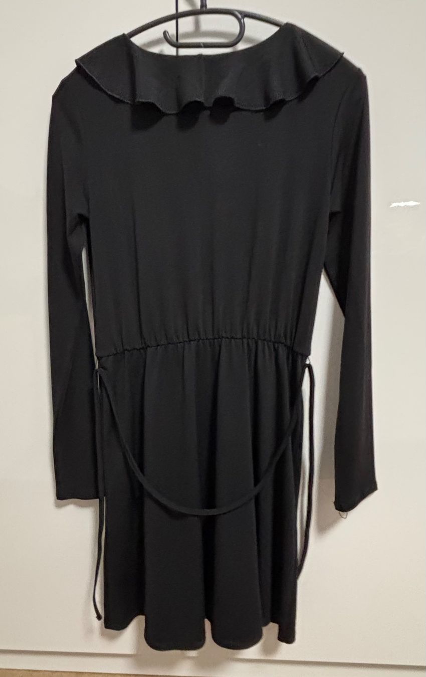 Kleider: H&M Kleid mit Rüschen, Gr. 36 – Gebraucht aus Zollikerberg von Jvac2 2