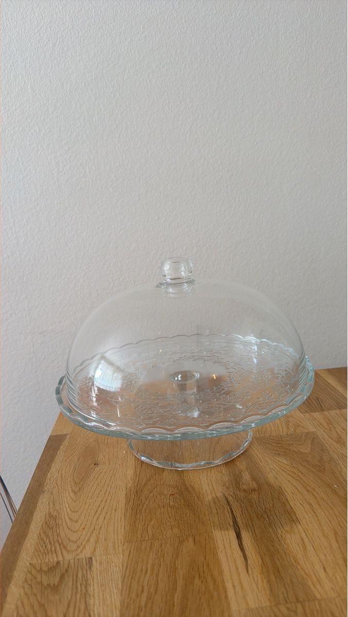 Sonstiges Geschirr & Gläser: IKEA Glass Cake Stand with Dome – Gebraucht aus Regensdorf von __Claudia_