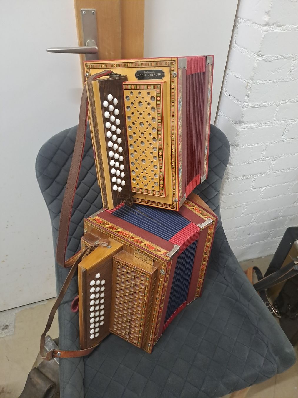 Instruments de musique: 2 schwyzerorgeli – D'occasion à Villeneuve par BibiVintage 7