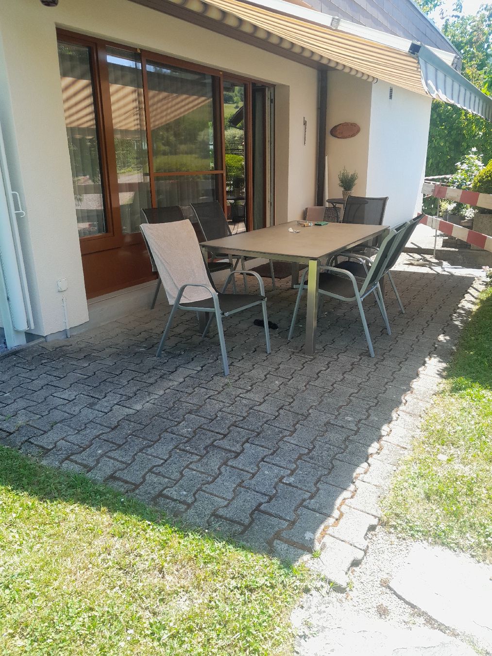 Rivestimenti per pavimenti: 9.15m2 Verbundsteine – Usato da Bözen venduto da Xiland
